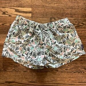 Patagonia Barely Baggies Shorts, Like new, Small